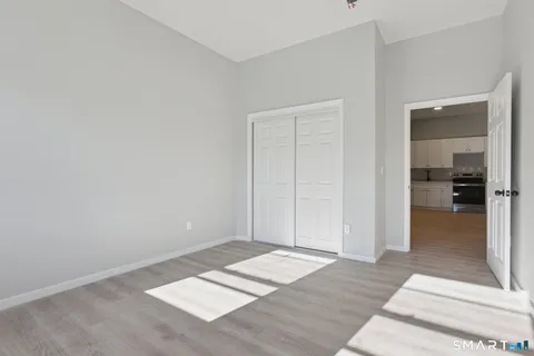 $2,400 | 215 Bank Street, Unit 2, New London, CT 06320