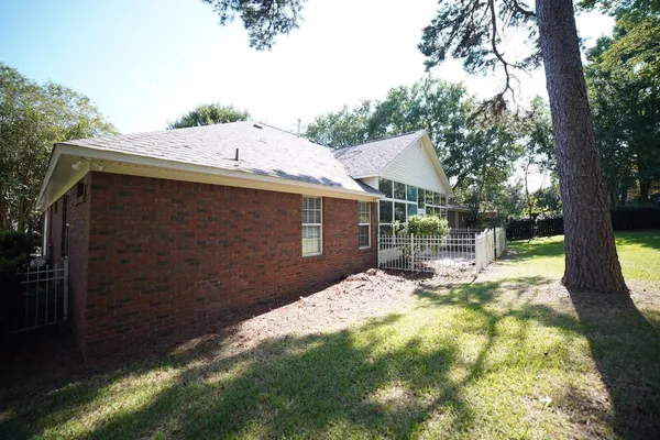 $3,000 | 352 Meadow Ridge Drive, Tallahassee, FL 32312