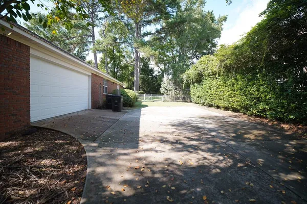 $3,000 | 352 Meadow Ridge Drive, Tallahassee, FL 32312