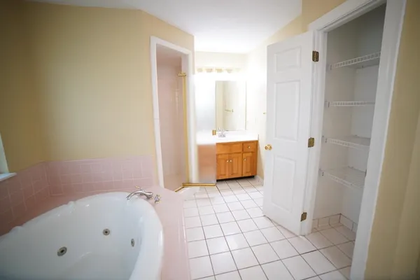 $3,000 | 352 Meadow Ridge Drive, Tallahassee, FL 32312