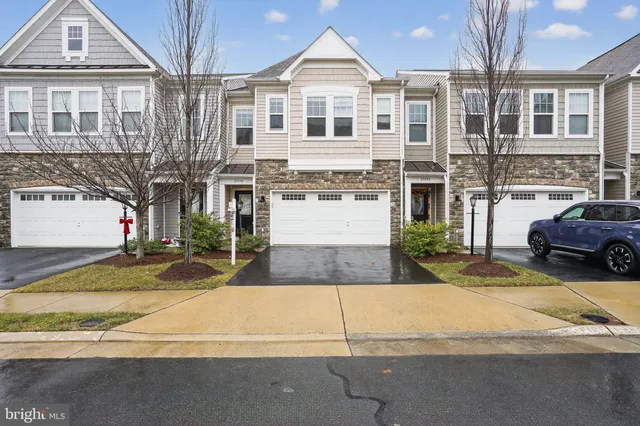 $715,000 | 23550 Kingsdale Terrace, Brambleton, VA 20148