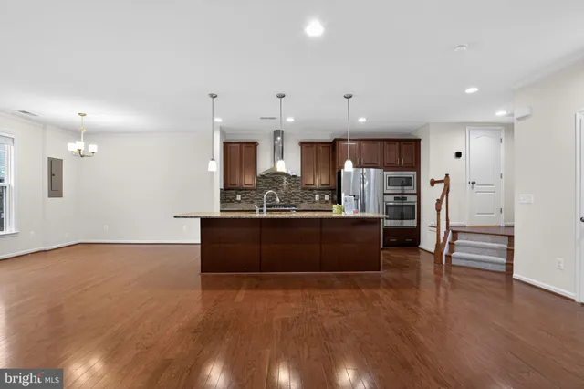 $715,000 | 23550 Kingsdale Terrace, Brambleton, VA 20148