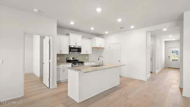 $314,900 | 712 Honeysuckle Loop, Canton, MS 39046