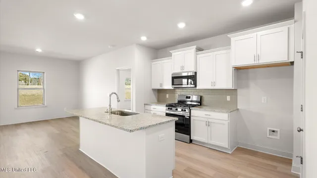 $314,900 | 712 Honeysuckle Loop, Canton, MS 39046