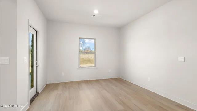 $314,900 | 712 Honeysuckle Loop, Canton, MS 39046