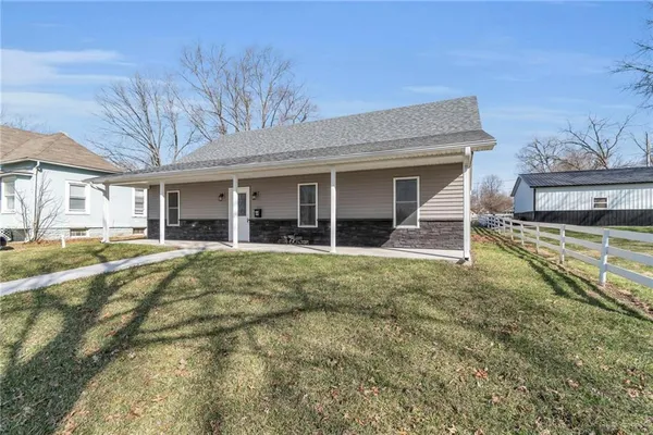 $279,500 | 330 High Street, Cameron, MO 64429