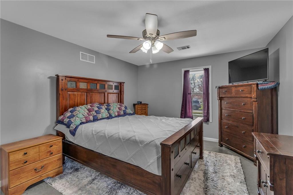 330 High Street Cameron, MO 64429 - Photo 11 of 24