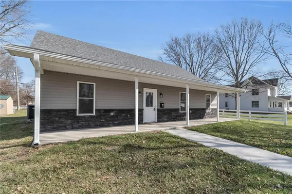 $279,500 | 330 High Street, Cameron, MO 64429