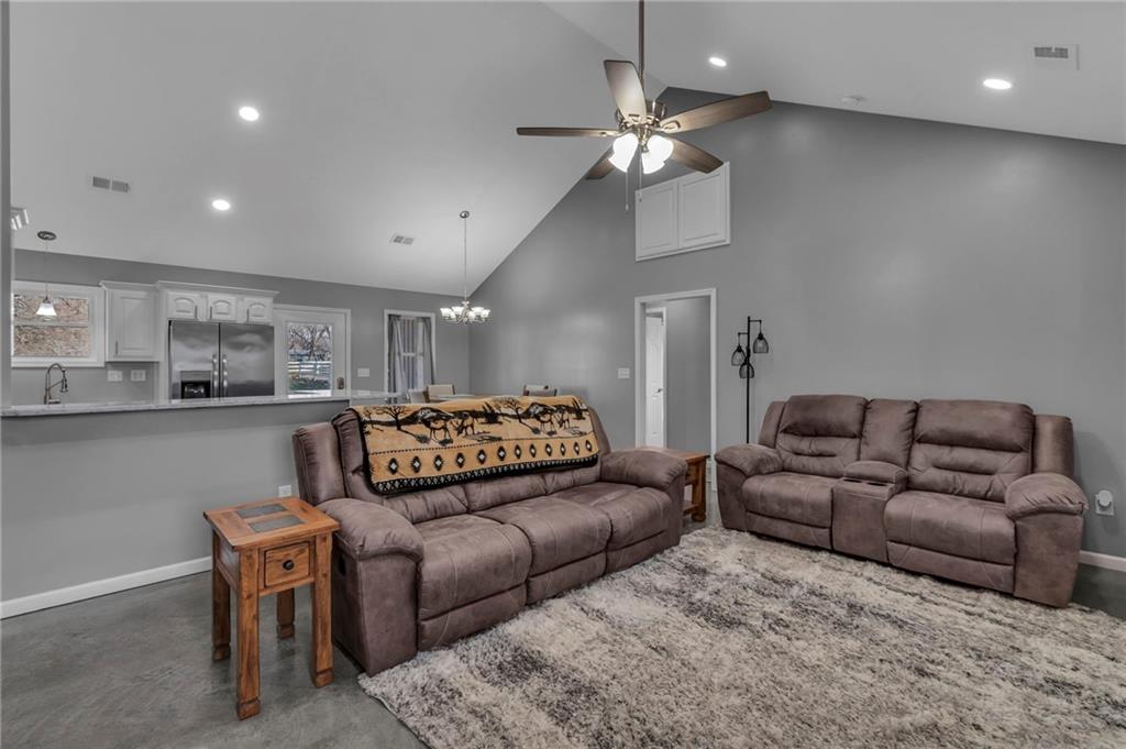 330 High Street Cameron, MO 64429 - Photo 5 of 24