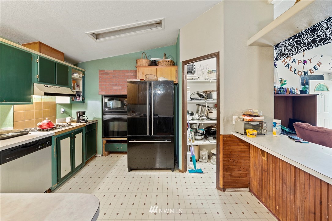 7755 Cultus Bay Road Clinton, WA 98236 - Photo 22 of 31 Gallery Image 22