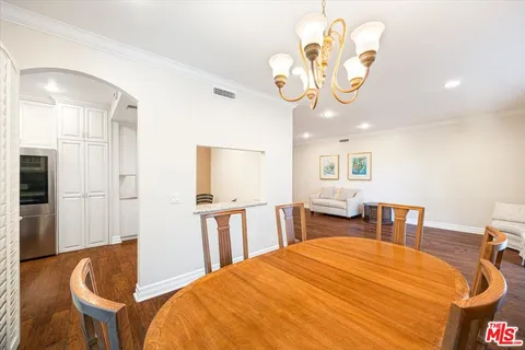 $799,000 | 4949 Genesta Avenue, Unit 201, Encino, CA 91316