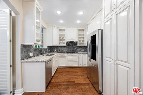 $799,000 | 4949 Genesta Avenue, Unit 201, Encino, CA 91316