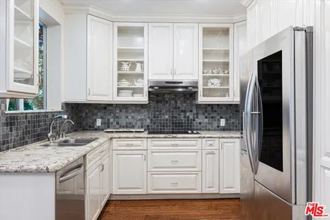 $799,000 | 4949 Genesta Avenue, Unit 201, Encino, CA 91316