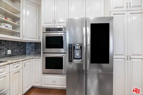 $799,000 | 4949 Genesta Avenue, Unit 201, Encino, CA 91316