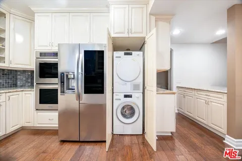 $799,000 | 4949 Genesta Avenue, Unit 201, Encino, CA 91316