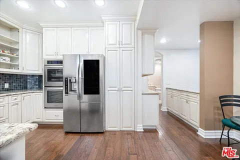 $799,000 | 4949 Genesta Avenue, Unit 201, Encino, CA 91316