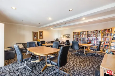 $799,000 | 4949 Genesta Avenue, Unit 201, Encino, CA 91316