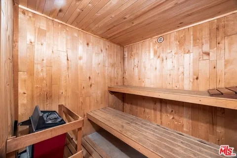 $799,000 | 4949 Genesta Avenue, Unit 201, Encino, CA 91316