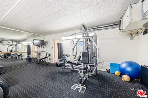 $799,000 | 4949 Genesta Avenue, Unit 201, Encino, CA 91316