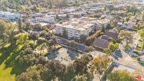 $799,000 | 4949 Genesta Avenue, Unit 201, Encino, CA 91316