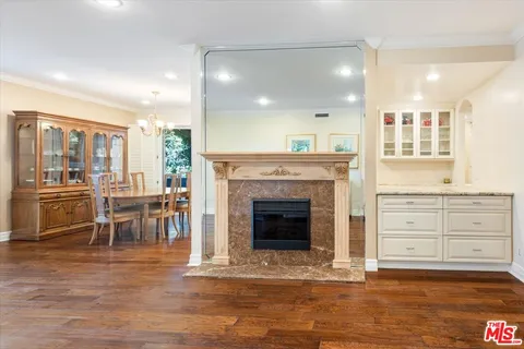 $799,000 | 4949 Genesta Avenue, Unit 201, Encino, CA 91316