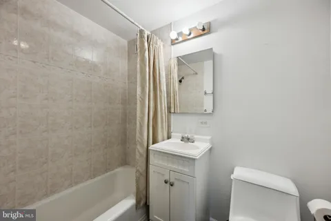 $175,000 | 1900 Lyttonsville Road, Unit 1017, Silver Spring, MD 20910