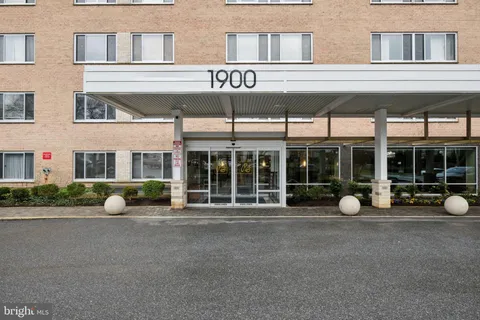 $175,000 | 1900 Lyttonsville Road, Unit 1017, Silver Spring, MD 20910