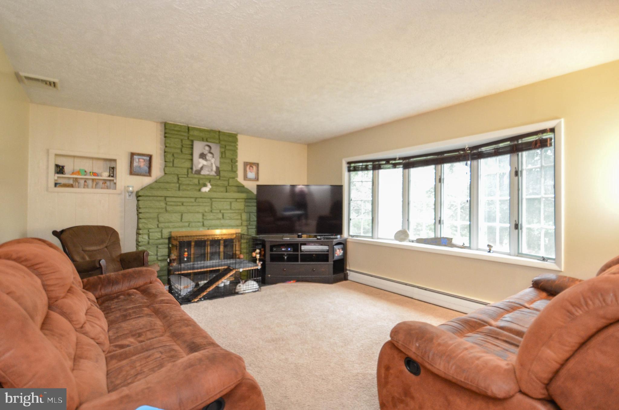 4805 Shimerville Road Emmaus, PA 18049 - Photo 4 of 31 Gallery Image 4