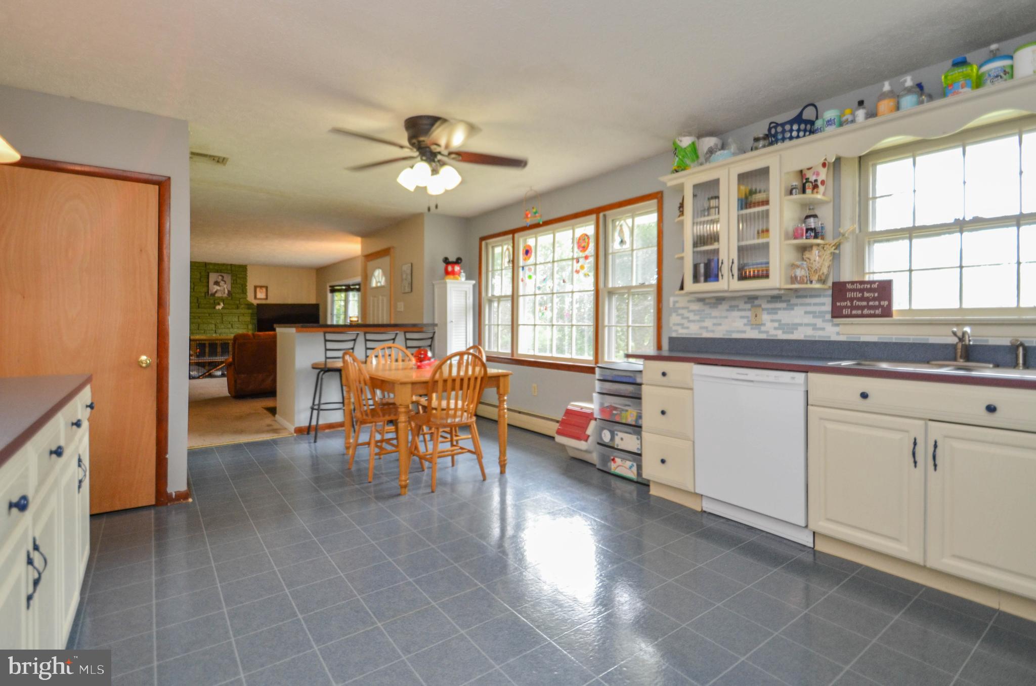 4805 Shimerville Road Emmaus, PA 18049 - Photo 7 of 31 Gallery Image 7