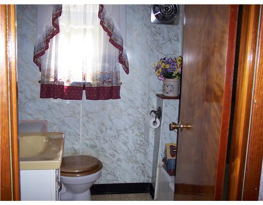4029 Highway 66 Apollo, PA 15613 - Photo 5 of 11 Full Bath.