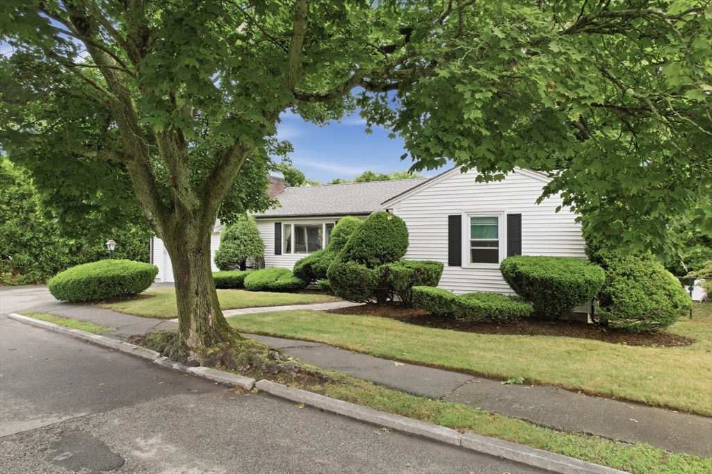 5 Fairview Road Salem, MA 01970 - Photo 2 of 34