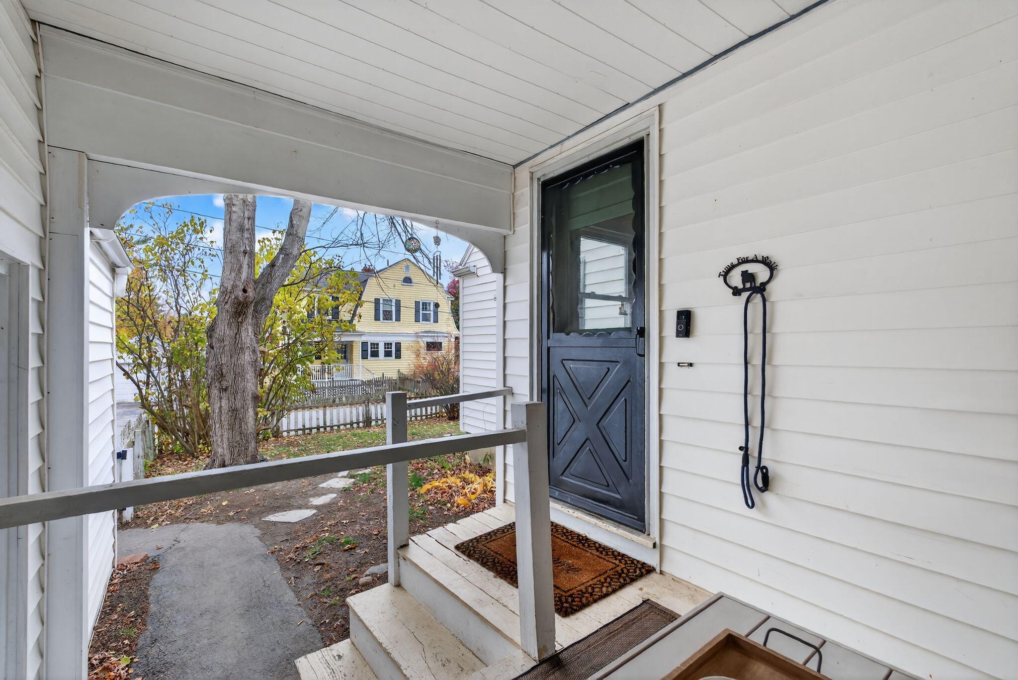 4 Fairview Street Portland, ME 04102 - Photo 5 of 46 Side Entry