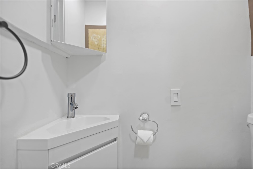 2338 Rochelle Avenue Monrovia, CA 91016 - Photo 12 of 27