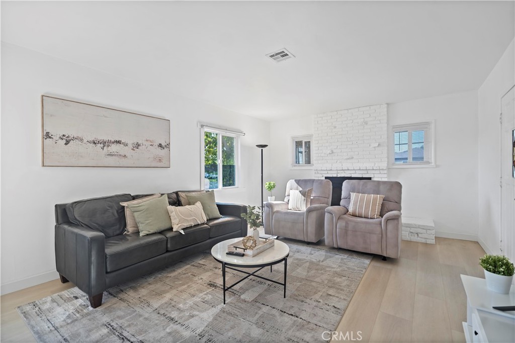 2338 Rochelle Avenue Monrovia, CA 91016 - Photo 6 of 27