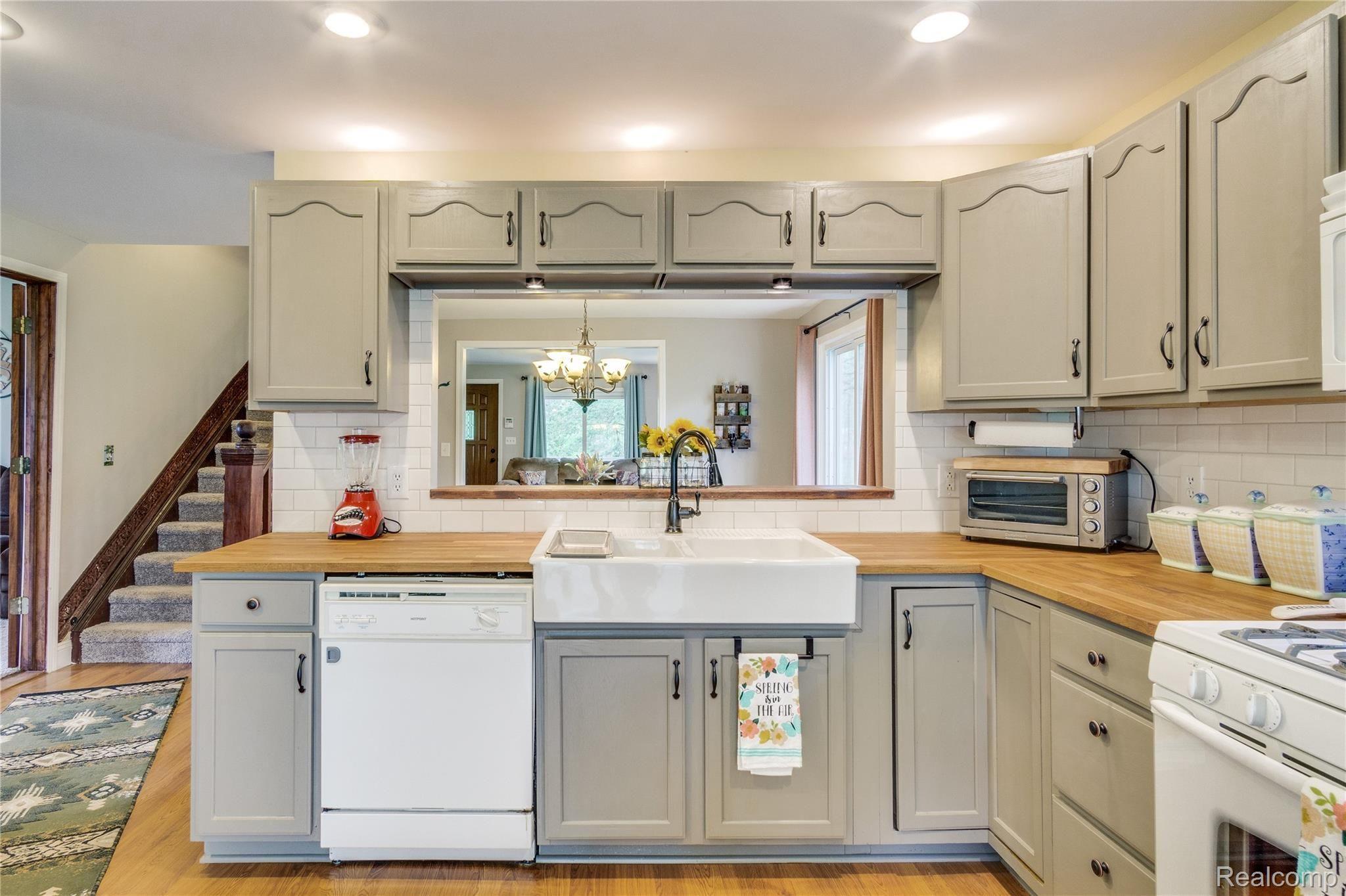 13316 Seymour Road Gaines, MI 48436 - Photo 9 of 35 Interiors (14 of 34).jpg