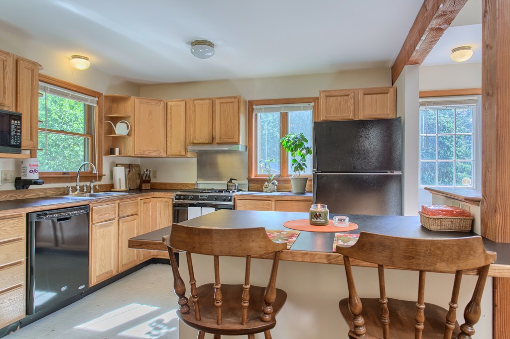37 New Fitchburg Road Townsend, MA 01474 - Photo 3 of 27