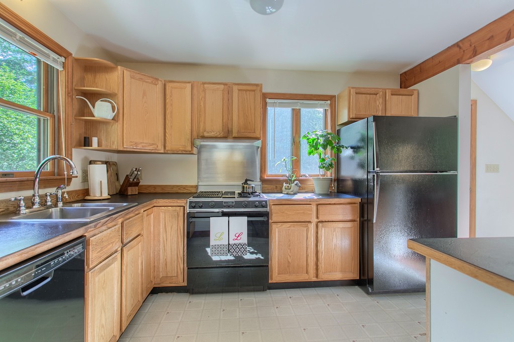 37 New Fitchburg Road Townsend, MA 01474 - Photo 4 of 27