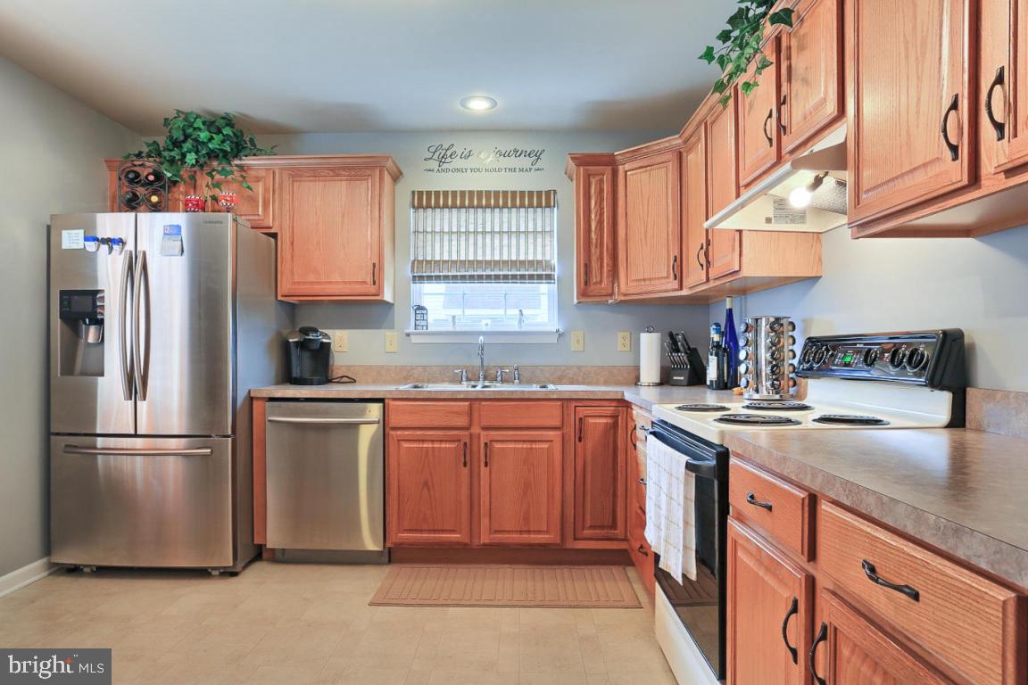 123 Sutherland Road Lancaster, PA 17603 - Photo 3 of 25 Gallery Image 3