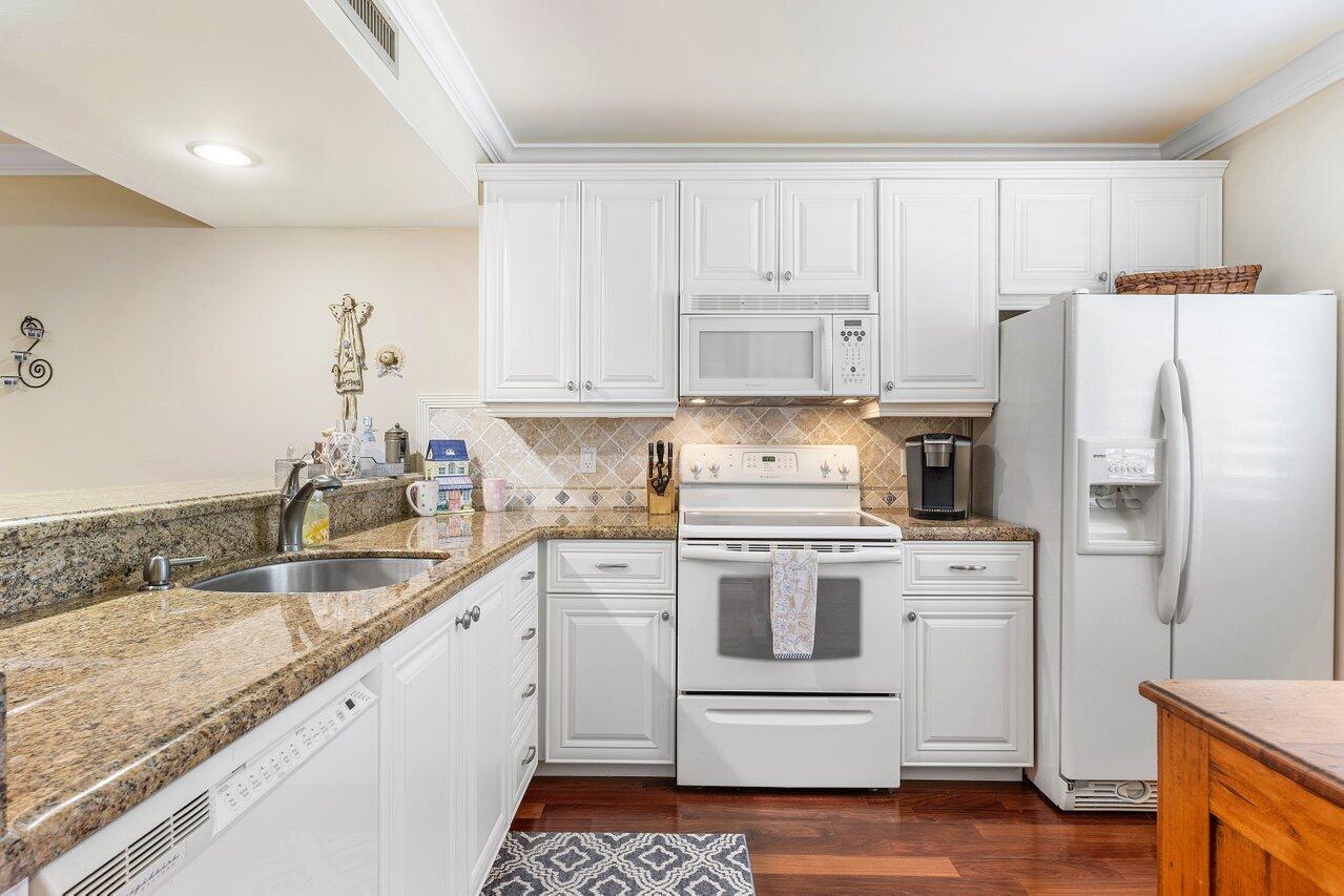 6145 Balboa Circle, Unit 101 Boca Raton, FL 33433 - Photo 5 of 34 007-6145BalboaCircle-101-BocaRaton-FL-33