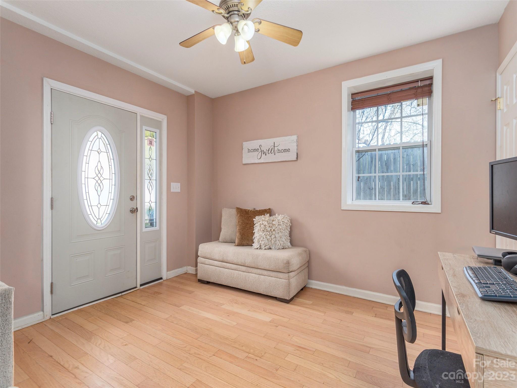 40 Laurel Loop Asheville, NC 28806 - Photo 3 of 26 a living room with furniture and a window
