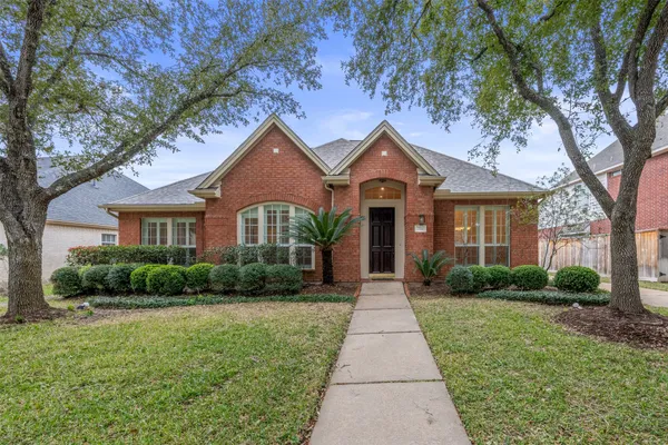 $2,400 | 2714 Hidden Knoll Court, Sugar Land, TX 77478