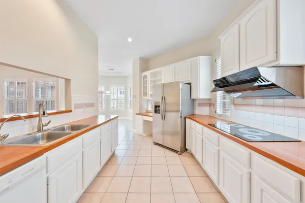 $2,400 | 2714 Hidden Knoll Court, Sugar Land, TX 77478