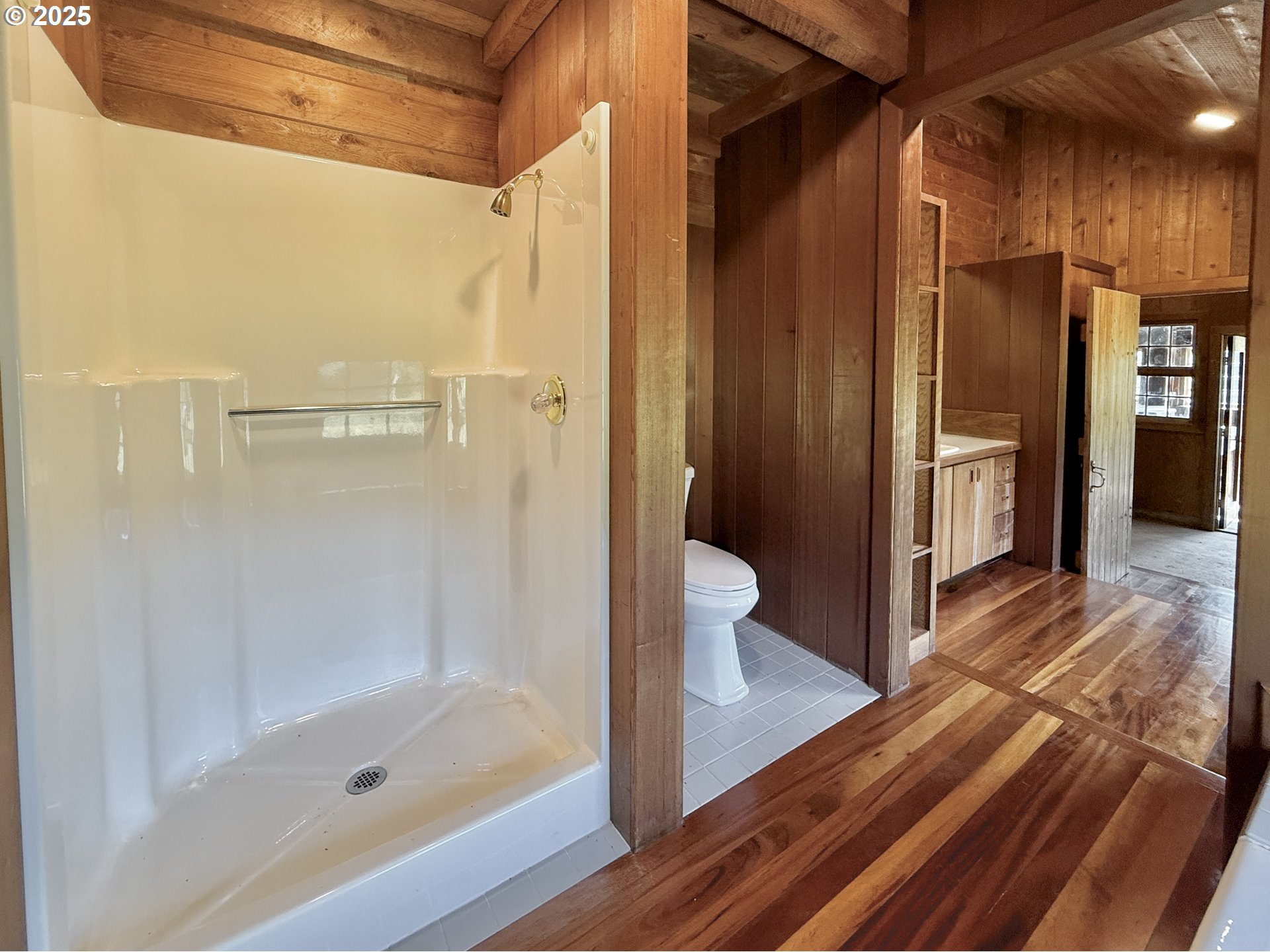 11890 Dupee Valley Road, Unit 1 Sheridan, OR 97378 - Photo 41 of 48 a bathroom with a bathtub and shower