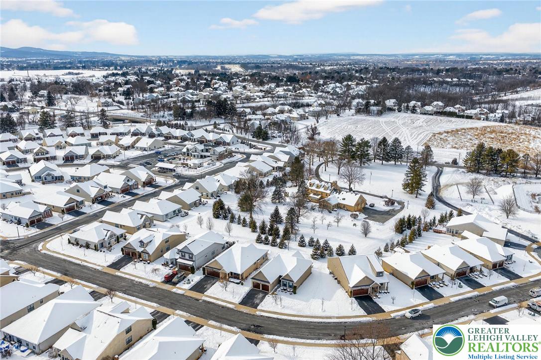 4093 Clearbrook Road Emmaus, PA 18049 - Photo 9 of 58