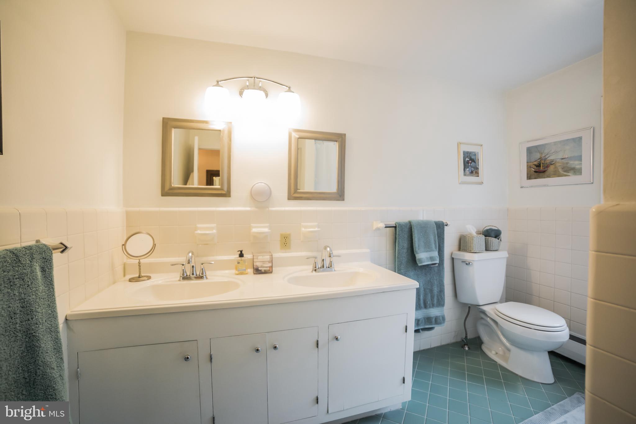 737 Hillview Road Malvern, PA 19355 - Photo 22 of 37 Full hall bathroom.