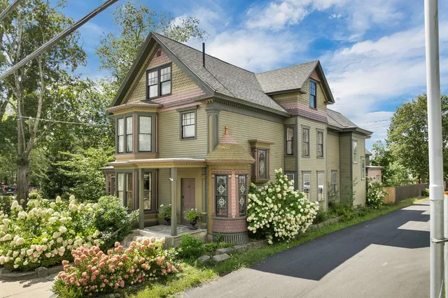 $775,000 | 86 Wakefield Street, Rochester, NH 03867