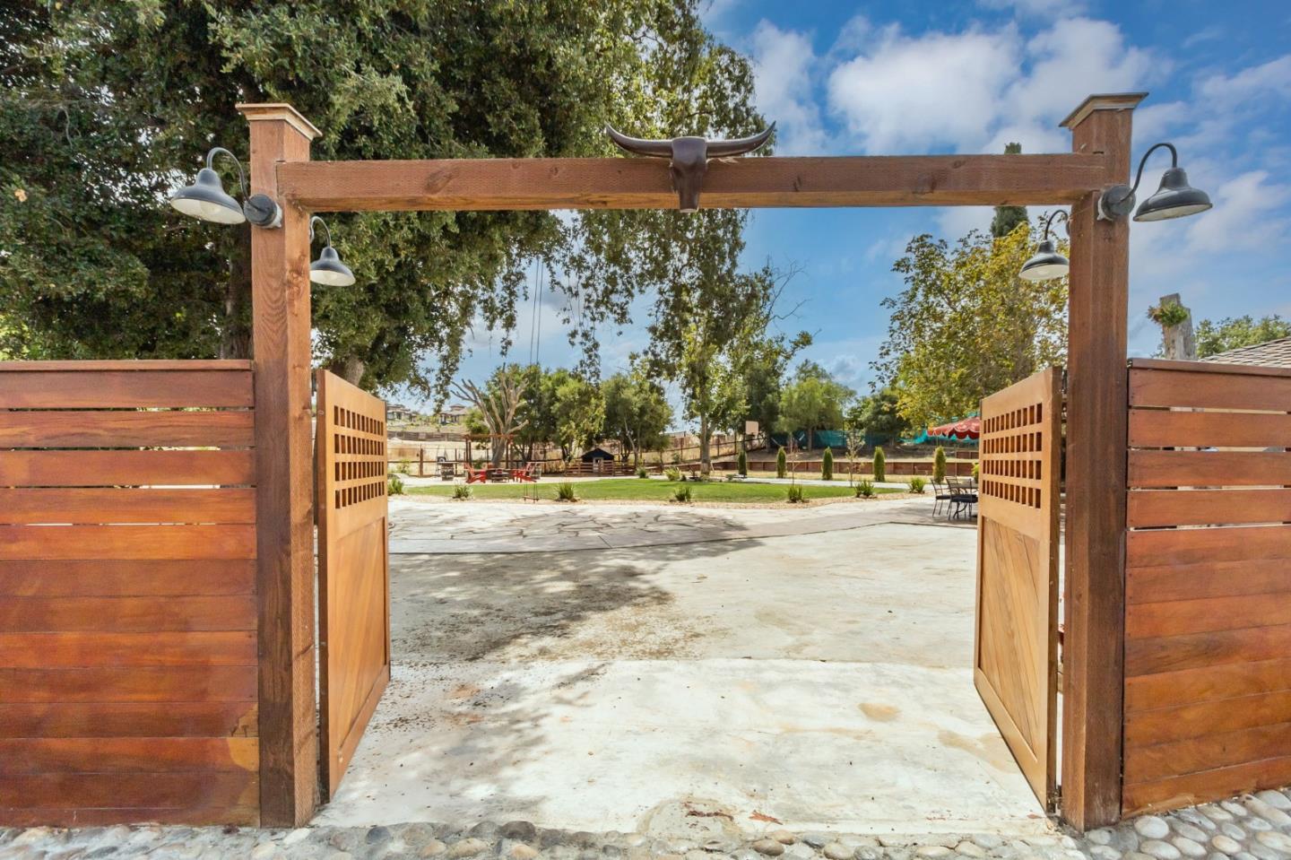 12405 Mt Hamilton Road San Jose, CA 95140 - Photo 13 of 74