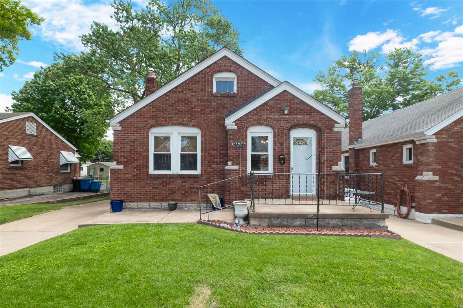 9336 MacKenzie Road St. Louis, MO 63123 - Photo 1 of 19