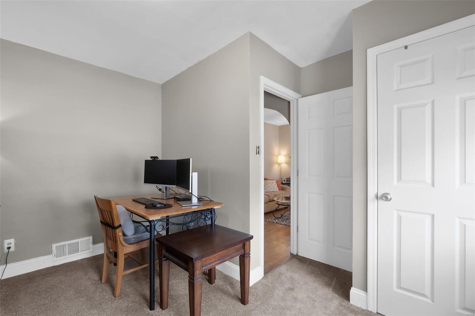 9336 MacKenzie Road St. Louis, MO 63123 - Photo 12 of 19