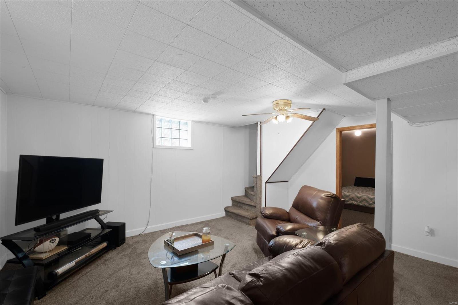 9336 MacKenzie Road St. Louis, MO 63123 - Photo 13 of 19